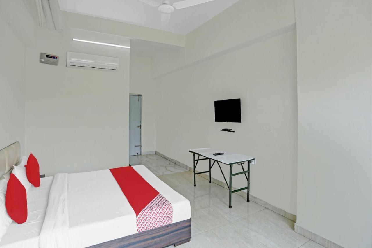 Oyo Flagship 80971 The Lime Tree Bareilly Eksteriør billede